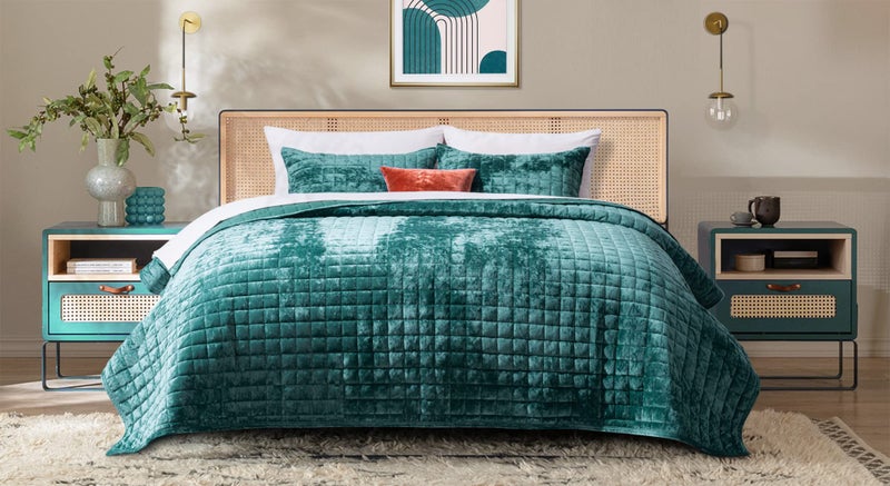 RECYCO Luxury Velvet Quilt Set Full Queen Size, Lightweight Velvet Comforter Set, Oversized Bedspread Coverlet Quilted Bedding Set, with 2 Matching Pillow Shams, for All Season, Teal - Image 4