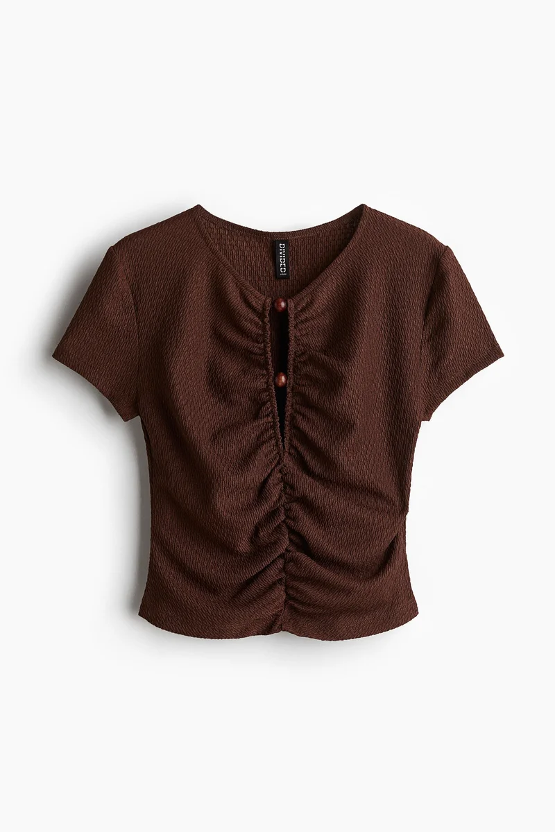 اتش اند ام بلوزة مكشكشة بتفاصيل خرز