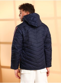 Campus Sutra Men's Dark Blue Quilted Puffer Jacket With Contrast Striped Sleeve  - Image 5
