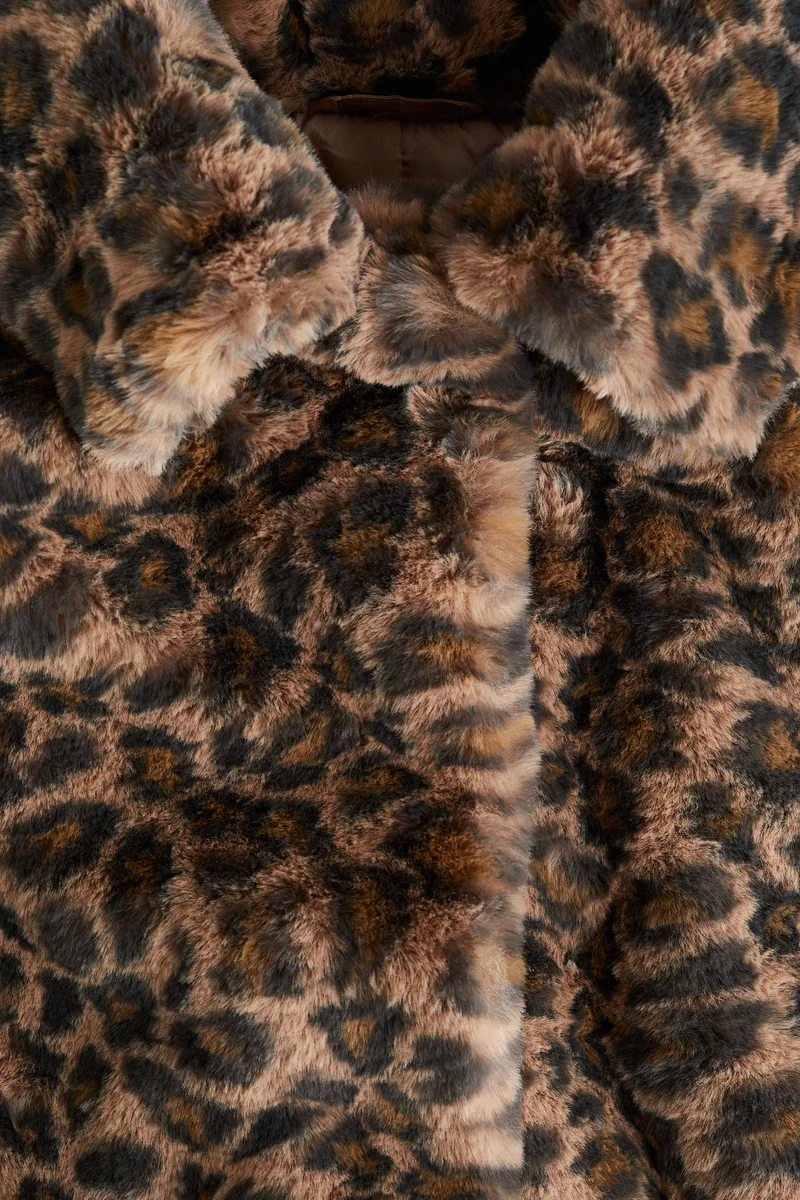 اتش اند ام جاكيت بتصميم منفوش