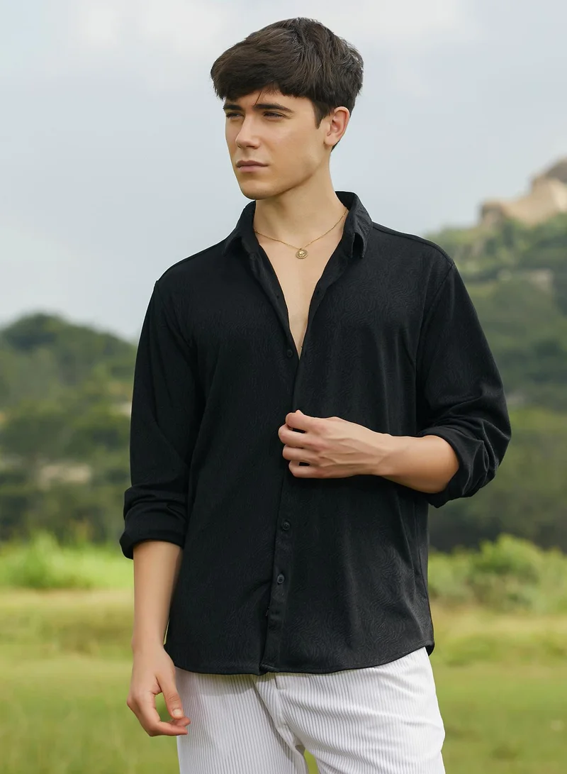 Campus Sutra Men's Onyx Black Crimp-Tactile Shirt For Casual Wear | Spread Collar | Long Cuffed Sleeves | Button Closure | Shirt Crafted With Comfort Fit For Everyday Wear