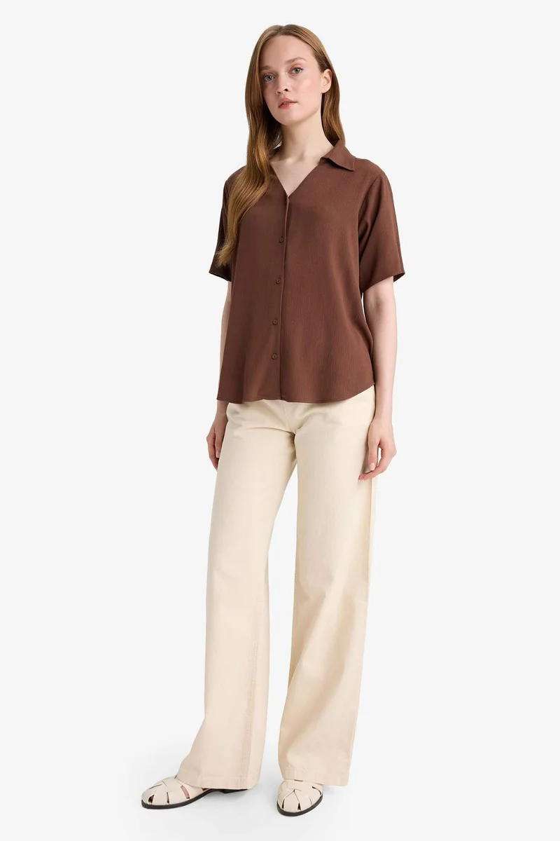 ديفاكتو Regular Fit Flap Collar Crinkle Viscose Short Sleeve Shirt