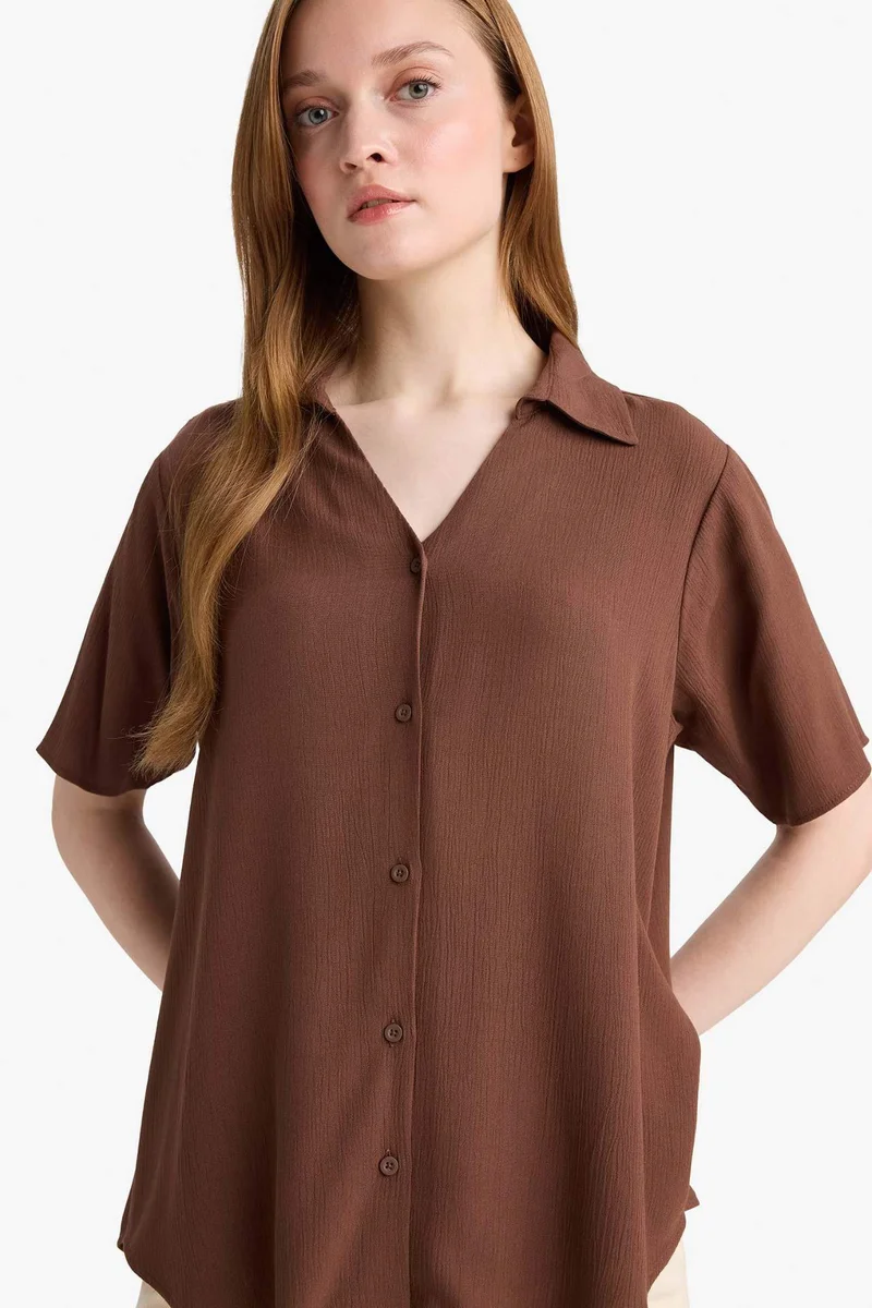 ديفاكتو Regular Fit Flap Collar Crinkle Viscose Short Sleeve Shirt