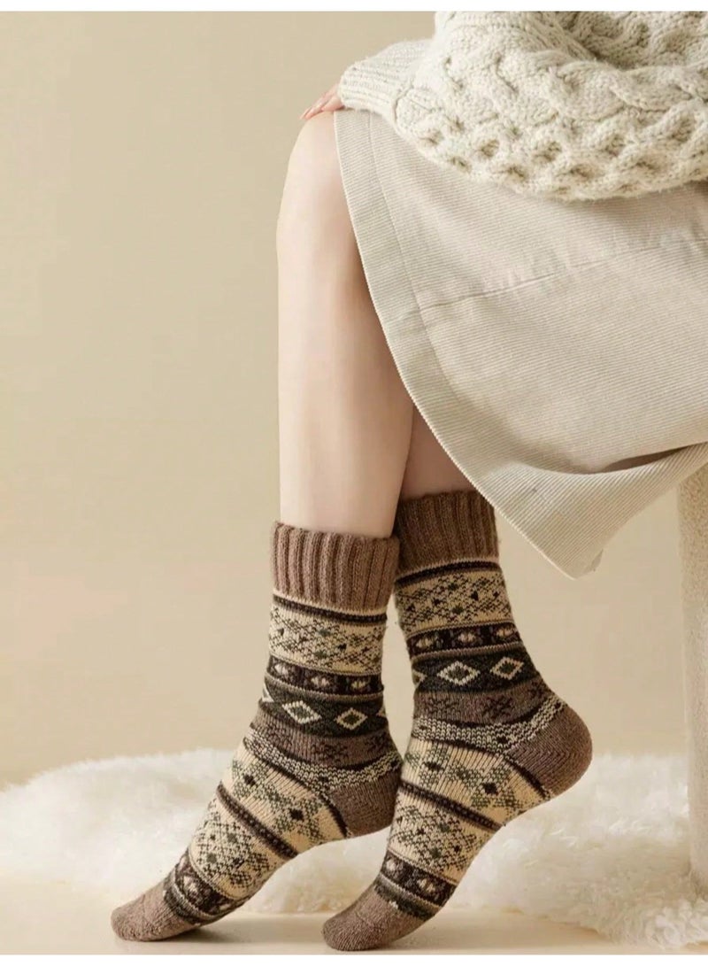 Women’s Winter Socks 5 Pairs Thick Warm Retro Geometric Mid-Calf Socks for Women and Men, Cozy Autumn Winter Everyday Socks, Approx. Size EU 36-40 - Image 4
