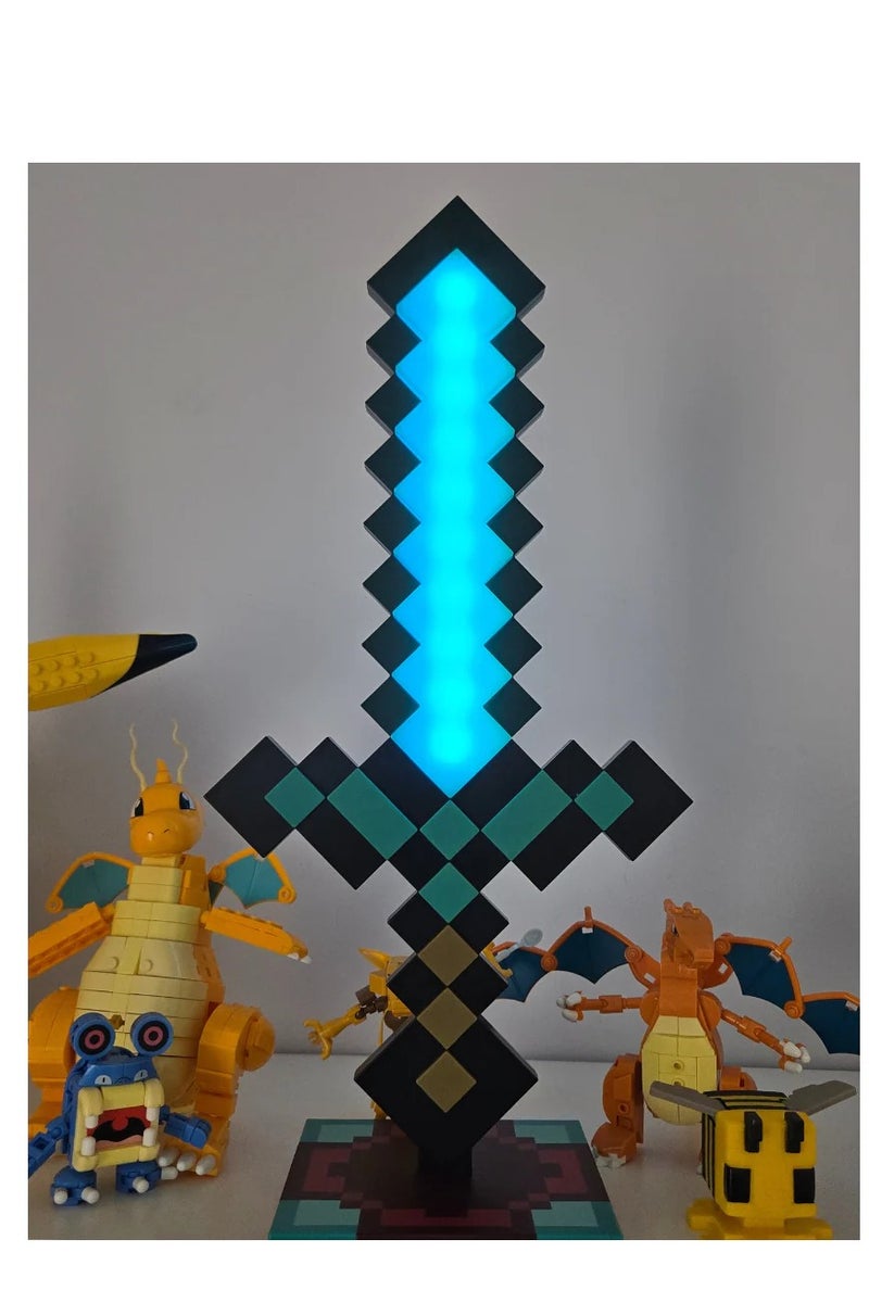 سيف الماس، سيف بكسل، ضوء ليلي 38.5 سم، مصباح مكتب USB، ضوء ليلي LED، ديكوري، ممتع، آمن ورائع، لعبة ضوء بجانب السرير مع 7 أنواع من الأضواء لغرف نوم العائلة أو غرف المعيشة أو المكاتب - Image 5