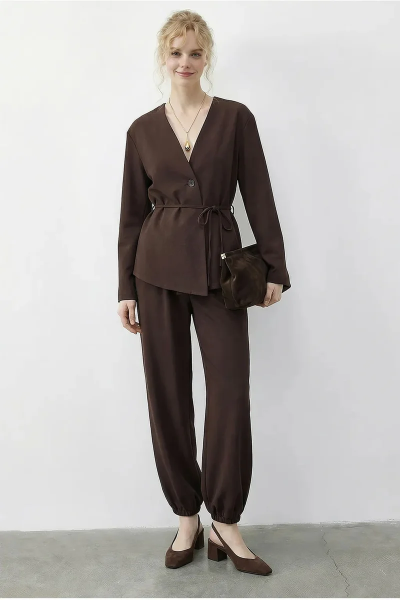 بيانكو لوتشي LUCCI Belt Detailed Blouse and Jogger Pants Two Pieces Set