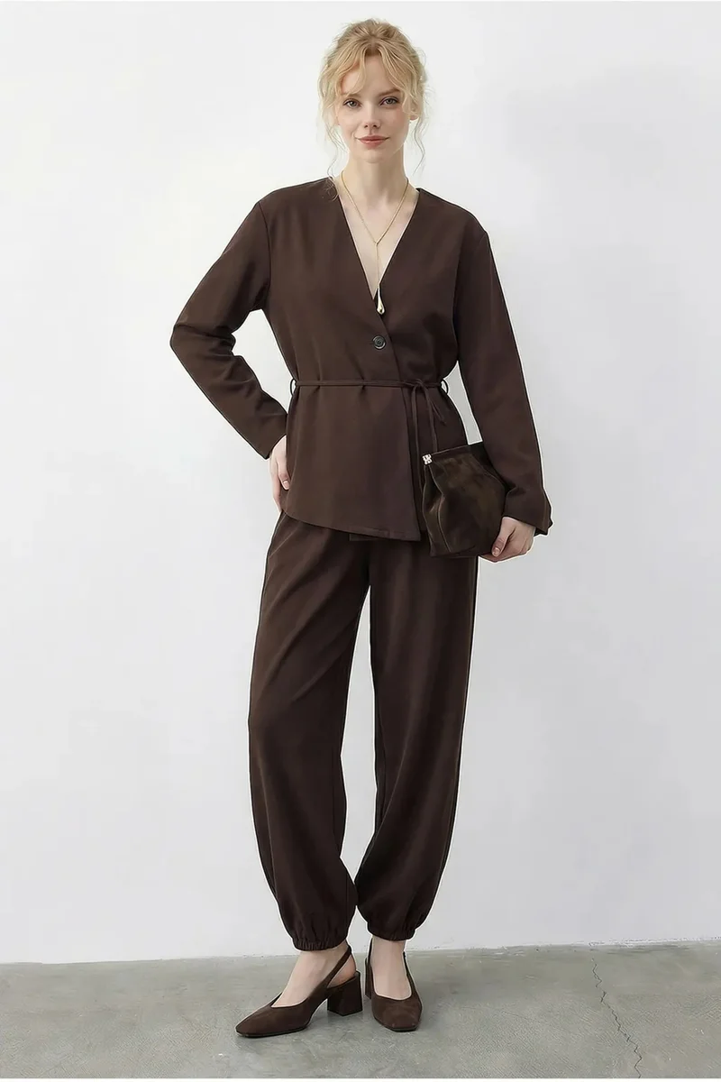 بيانكو لوتشي LUCCI Belt Detailed Blouse and Jogger Pants Two Pieces Set