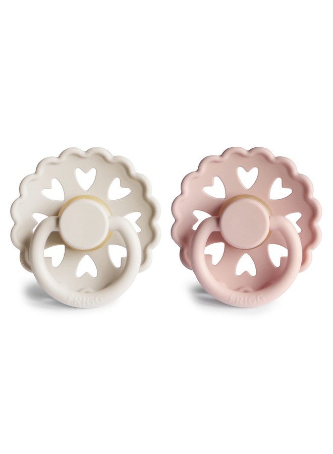 فريج لهاية فريغ أندرسن فيريتايل للأطفال من المطاط الطبيعي | صُنع في الدنمارك | خالية من مادة BPA (لون كريمي/أحمر خدود، من 0 إلى 6 أشهر) - Image 1