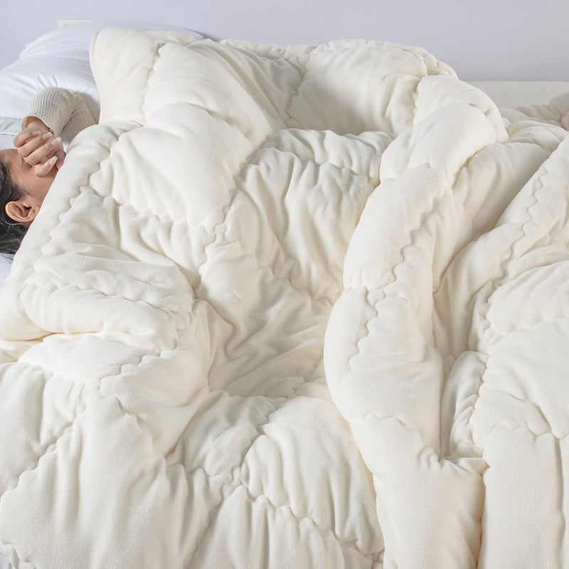 SPREAD SPAIN SPREAD SPAIN Microfiber Arctic Extreme Luxury Winters Quilt 700 GSM Ultra Soft Super Cosy Comfort for All Seasons Breathable Quilt Single 60x90 Inches Off White  - Image 1