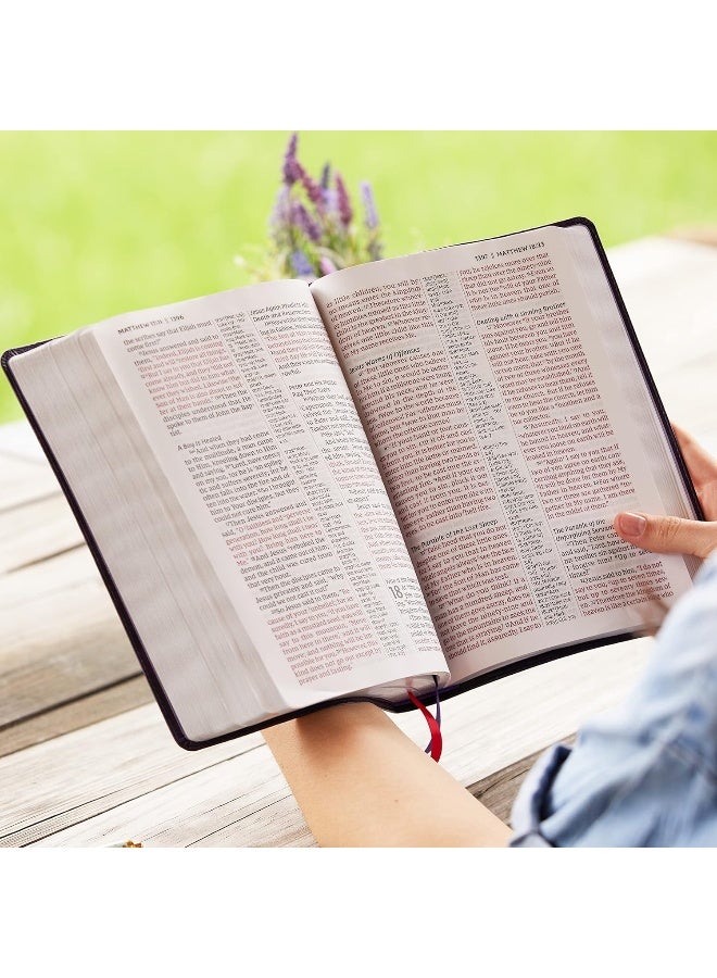 ترجمة الملك جيمس الجديدة، إنجيل مرجعي بحجم كبير، مجموعة غلاف فن الآيات، جلد ناعم، بنفسجي، مفهرس بالإبهام، حروف حمراء، طباعة مريحة: الكتاب المقدس، ترجمة الملك جيمس الجديدة - Image 2