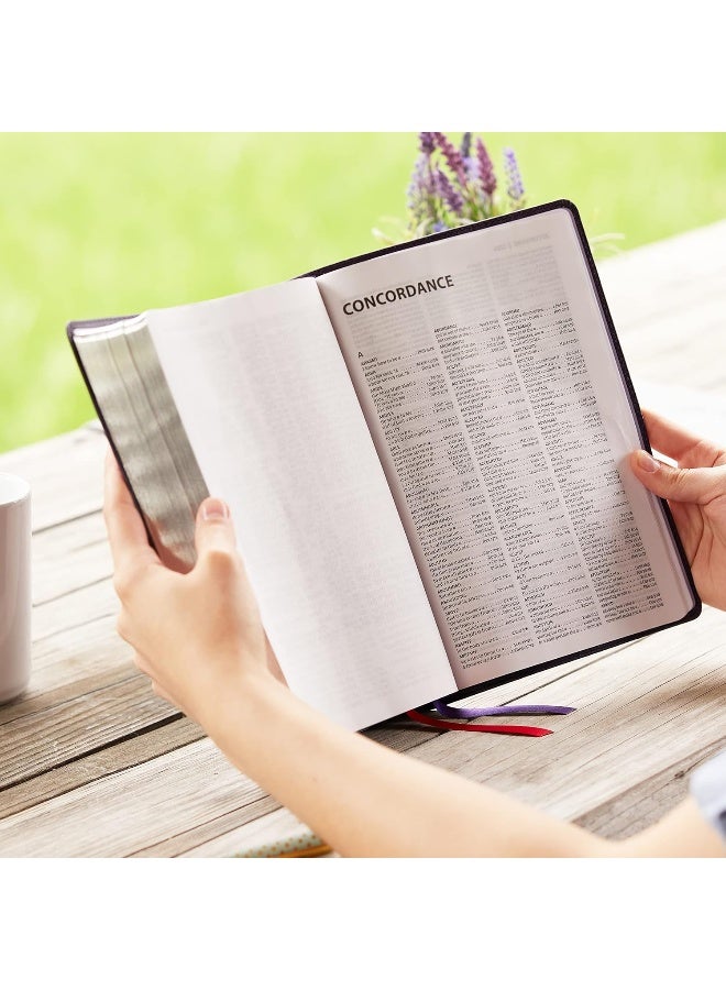 ترجمة الملك جيمس الجديدة، إنجيل مرجعي بحجم كبير، مجموعة غلاف فن الآيات، جلد ناعم، بنفسجي، مفهرس بالإبهام، حروف حمراء، طباعة مريحة: الكتاب المقدس، ترجمة الملك جيمس الجديدة - Image 3