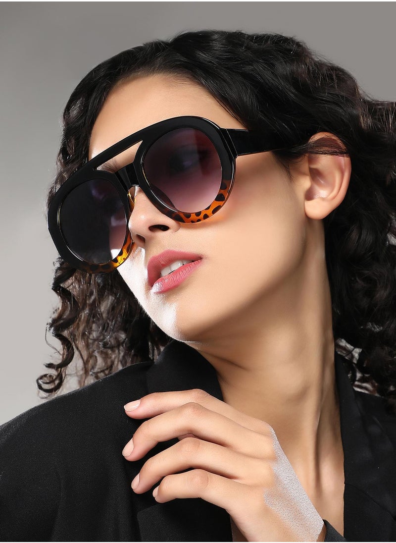 Haute Sauce Polarized Full Rim Shield Sunglasses For Women  - Image 3
