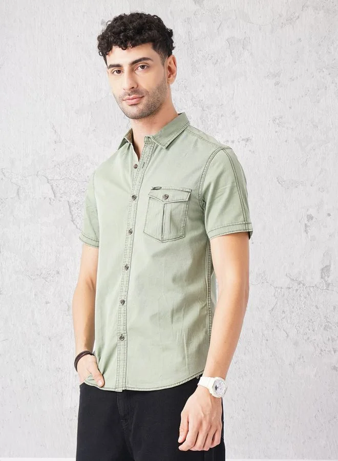 The Indian Garage Co Men Slim Fit Solid Half Sleeves Spread Collar Double Flap Pocket Casual Shirt