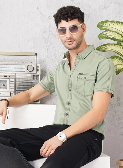 The Indian Garage Co Men Slim Fit Solid Half Sleeves Spread Collar Double Flap Pocket Casual Shirt