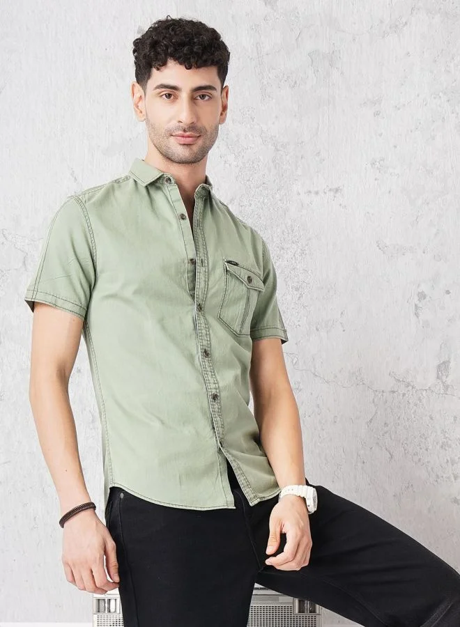 The Indian Garage Co Men Slim Fit Solid Half Sleeves Spread Collar Double Flap Pocket Casual Shirt
