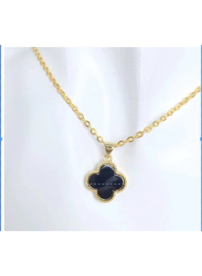 Unique gold necklace with four-leaf clover pendant - Image 1