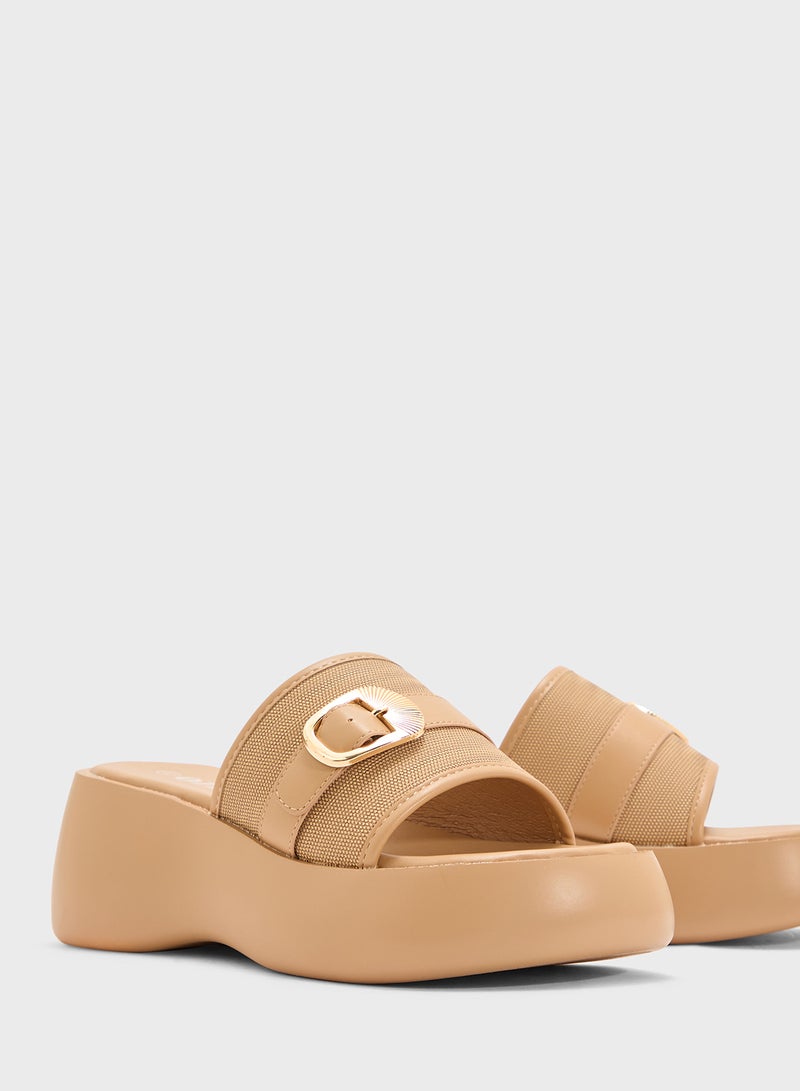 OZZO Wedged Sandal - Image 4