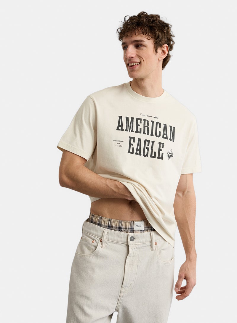 American Eagle تي شيرت جرافيك بشعار AE - Image 1