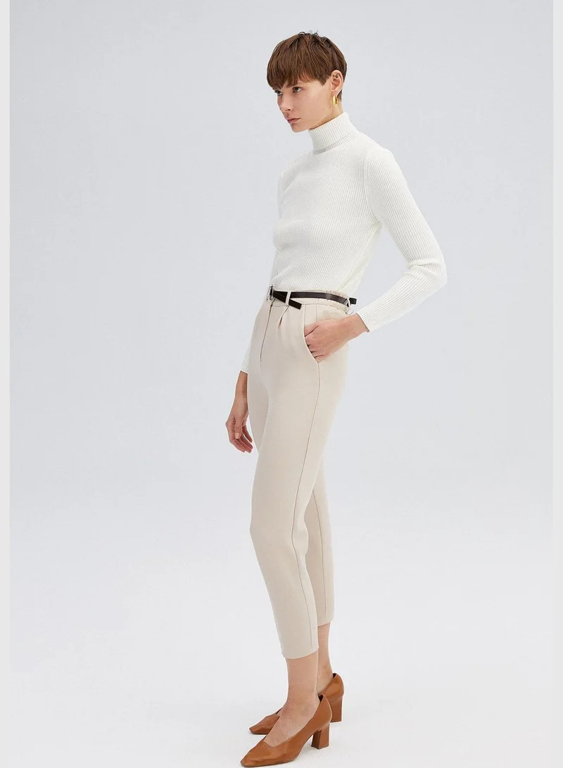 توتشي TURTLENECK RIBBED BODY
