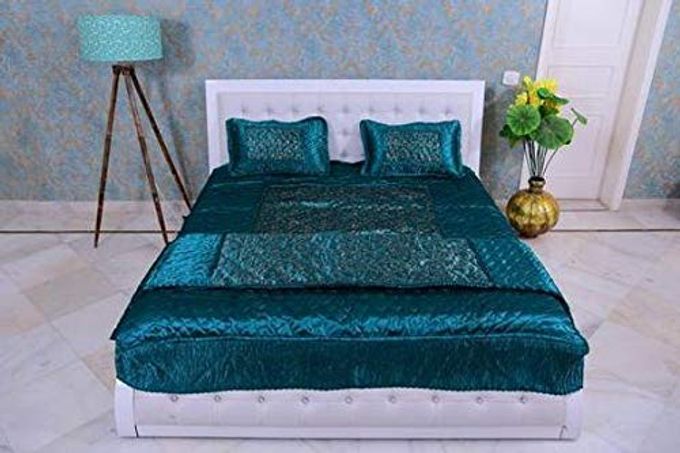 310 TC RAJASTHANI LUXURY GOLD PRINTED KING SIZE SATIN WEDDING BEDDING SET SET OF 4 PIECES FOR HOME HOTELS GUEST HOUSE PGS LIVING ROOM RAMA GREEN