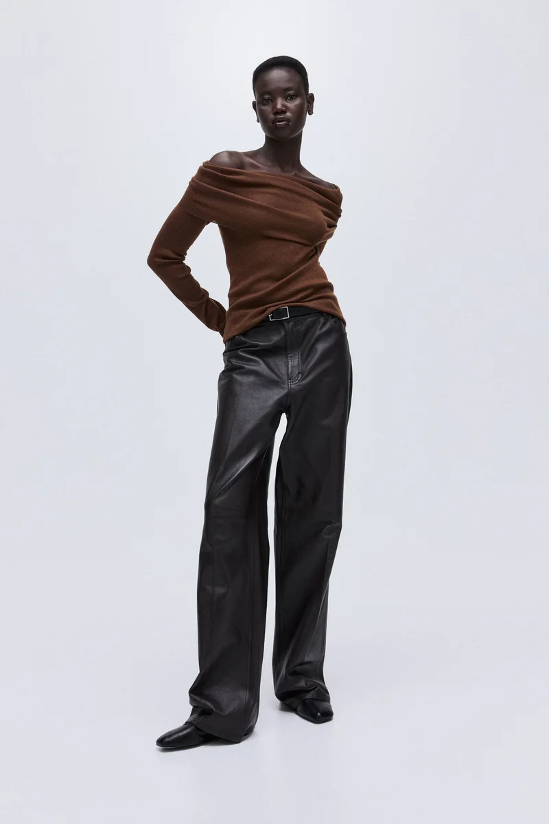 اتش اند ام كنزة بتصميم أكتاف مكشوفة