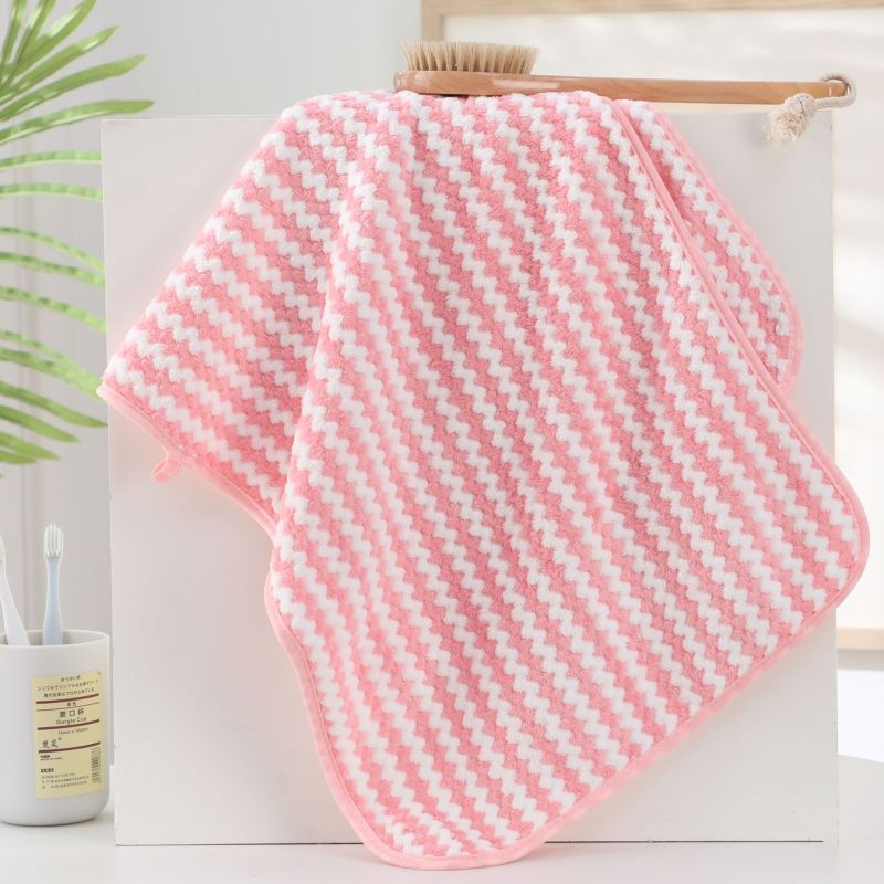 Soft Coral Fleece Bath Towel 35cm x 75cm 70cm x 140cm 2 Pack Absorbent Quick Dry Warp-Knitted Coral Fleece - Oversized Lightweight for Bathroom Spa Pool in W.-Pink - Image 4