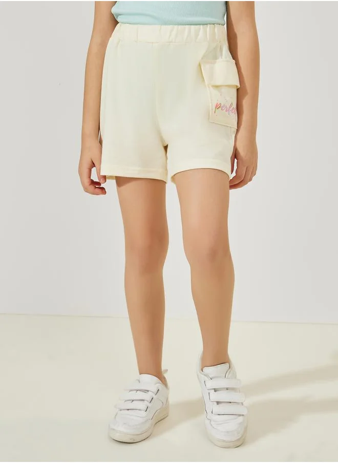 ستايلي Embroidery Pocket Detail Cargo Short