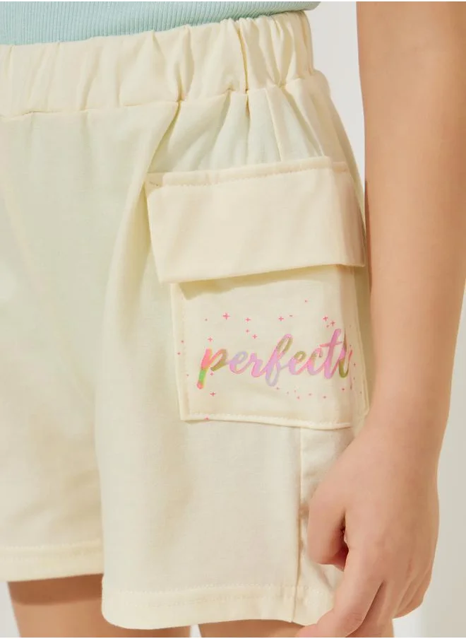 Styli Embroidery Pocket Detail Cargo Short