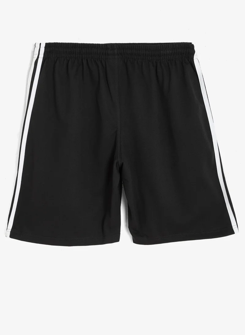Seventy Five Regular fit Printed and Net Folding Shorts