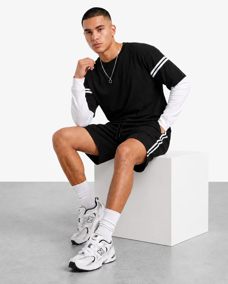 Seventy Five Regular fit Printed and Net Folding Shorts