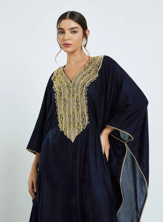 مكسيم كريشن قفطان شتوي مطرز يدوياً بترصيع