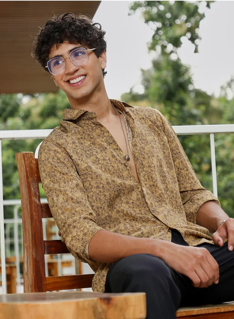 كامبوس سوترا Campus Sutra Men Indie Floral-Motif Imprint Shirt | Spread Collar Long Cuffed Sleeves | Button Closure Curved Hem | Floral-Print Plain | Woven Fabric For Casual & Daily Wear | Ochre Brown