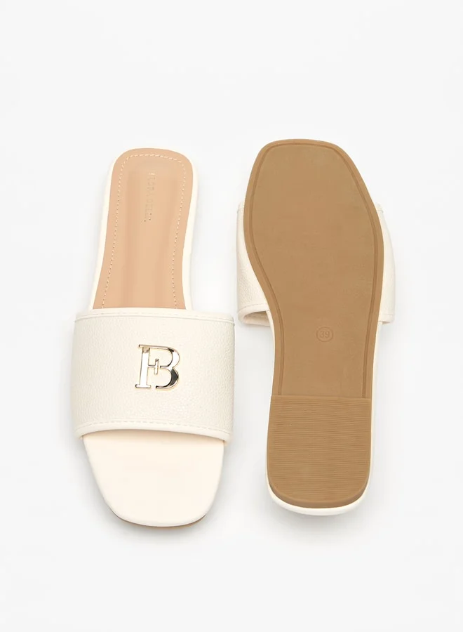 فلورا بيلا من شو إكسبرس Logo Accent Slip-On Sandals