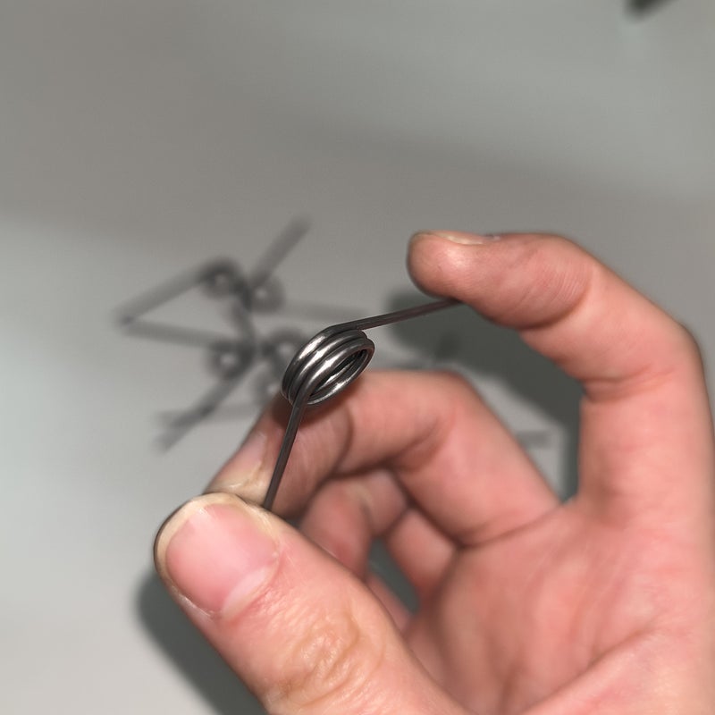 10 نوابض torsion فولاذية زنبركية على شكل حرف V، قطر السلك 1.2 مم، قطر الحلقة 10 مم، 5 لفائف، 60 درجة، للإصلاحات المنزلية ومشاريع الأعمال اليدوية - Image 2