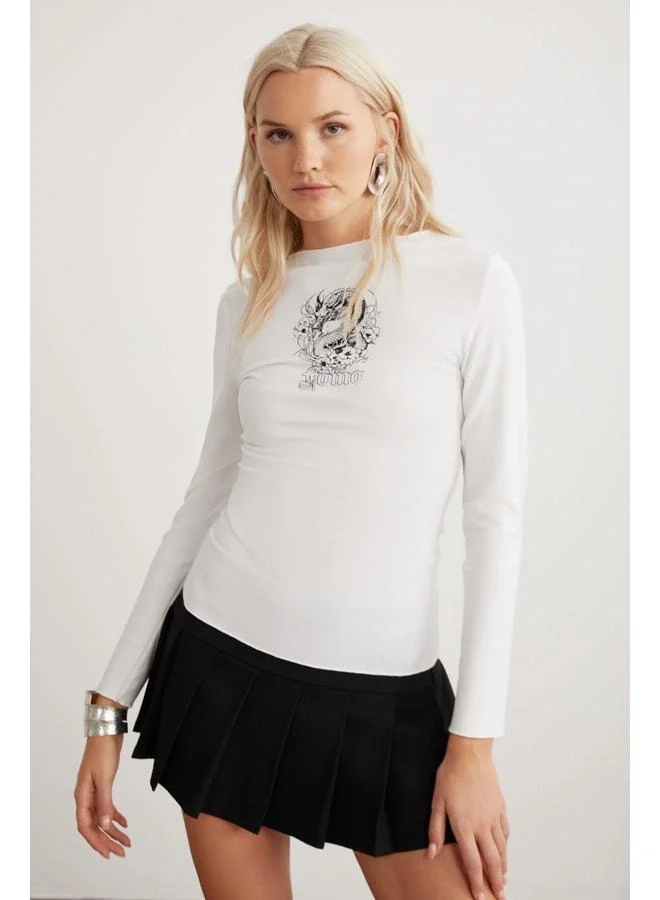 Ethiquet ZOWI Women's Printed Detailed Slim Fit Narrow Fit Long Sleeve Crew Neck White T-Shirt.