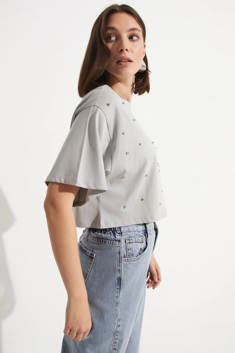 جون Stone Detailed 100% Cotton Crop T-Shirt