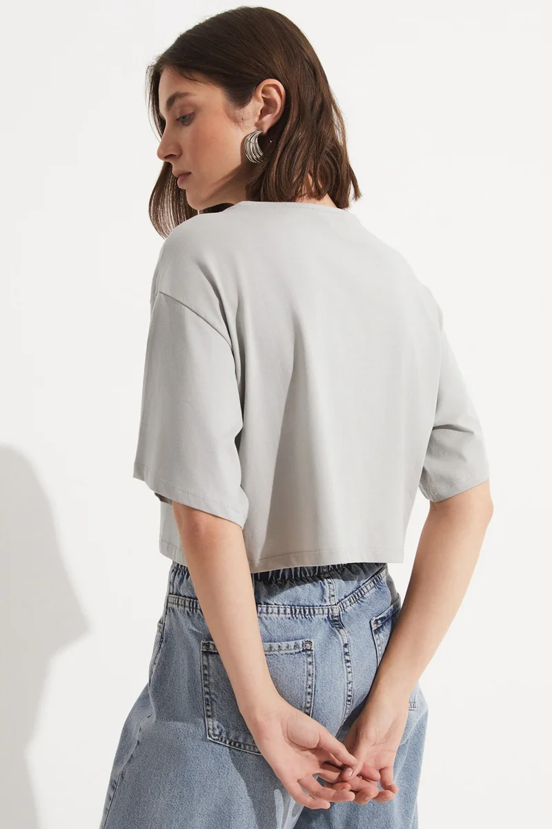 جون Stone Detailed 100% Cotton Crop T-Shirt