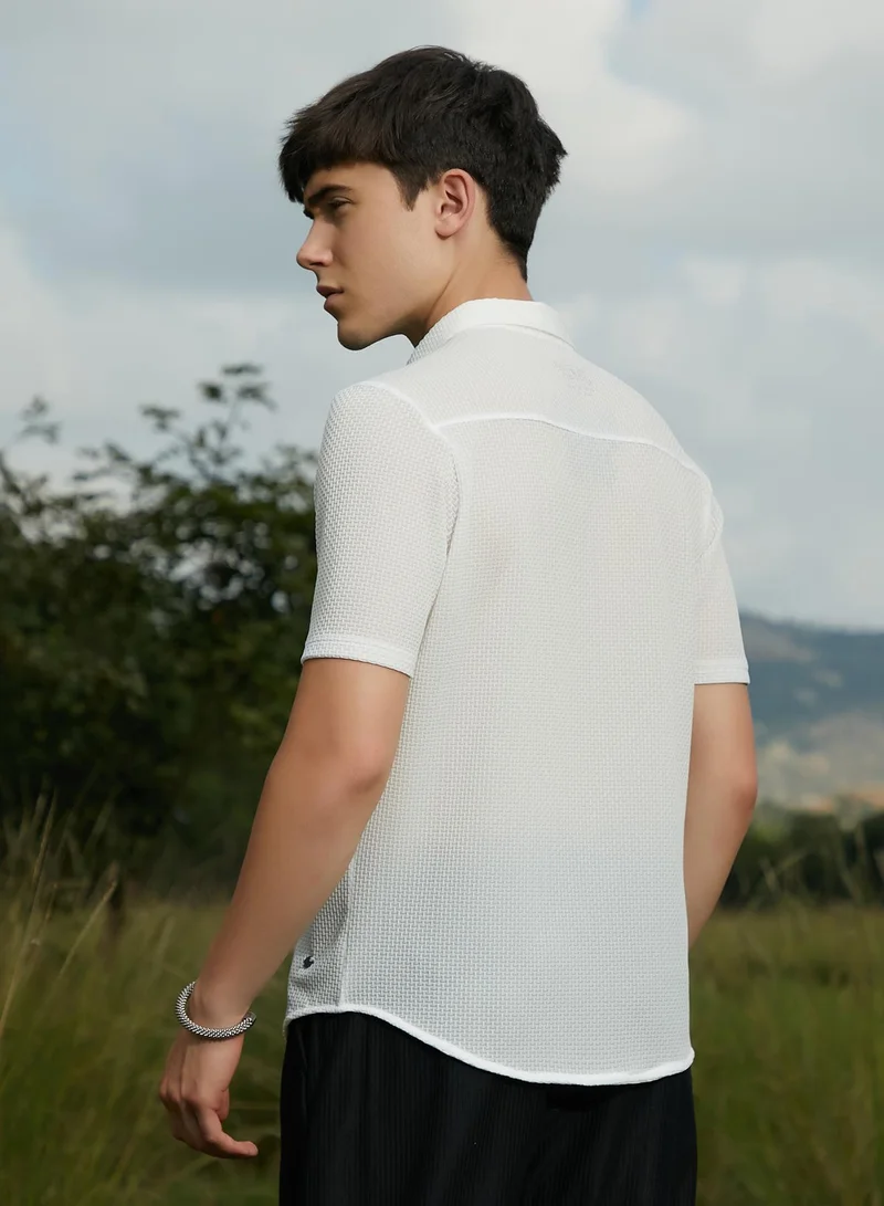 Campus Sutra Men's Daisy White Warp-Tactile Shirt