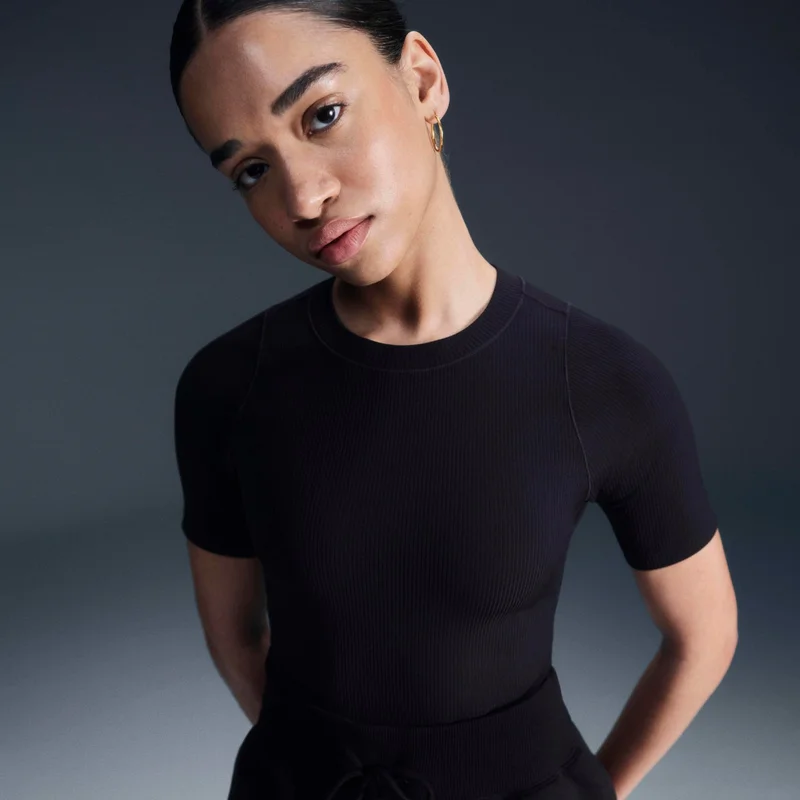 نايكي زينفي تيشيرت دراي-فت بأكمام قصيرة للنساء