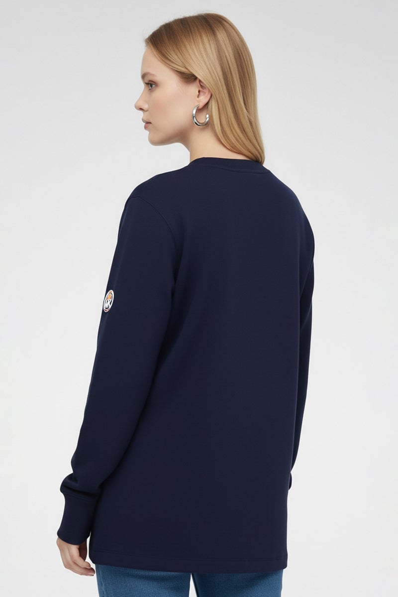 Michael Kors سويت شيرت نسائي بأكمام طويلة من إلسي x مايكل كورس، بياقة دائرية، بشعار العلامة التجارية، لون كحلي - Image 4