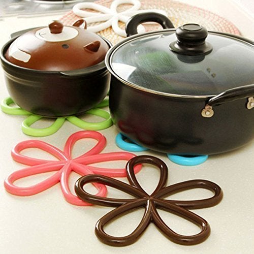 we3 Large Silicone Trivets - Silicone Pot Holders/Spoon Rest/Kitchen Table Mat 5 Set Insulated, Flexible, Durable, Non Slip Hot Pads and Large Coasters 19 cm - Image 1
