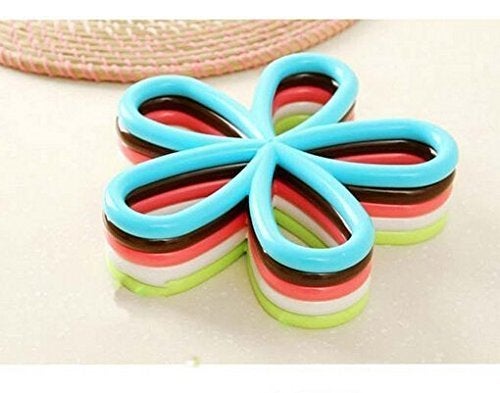 we3 Large Silicone Trivets - Silicone Pot Holders/Spoon Rest/Kitchen Table Mat 5 Set Insulated, Flexible, Durable, Non Slip Hot Pads and Large Coasters 19 cm - Image 2