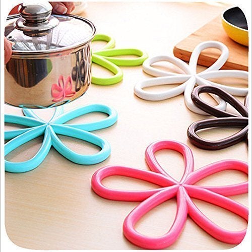 we3 Large Silicone Trivets - Silicone Pot Holders/Spoon Rest/Kitchen Table Mat 5 Set Insulated, Flexible, Durable, Non Slip Hot Pads and Large Coasters 19 cm - Image 3