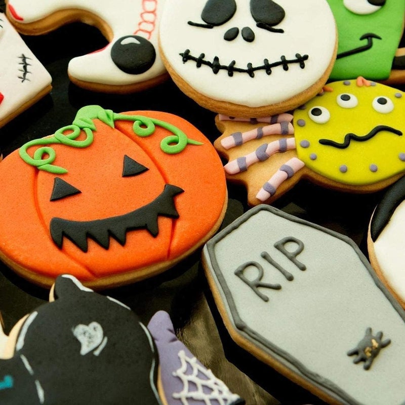 Husaini Mart HUSAINI MART 8PCS Halloween Cookie Cutters Set Plastic Biscuit Cutters Pumpkin Witch Tombstone Haunted House Ghost Cat Bat  - Image 5