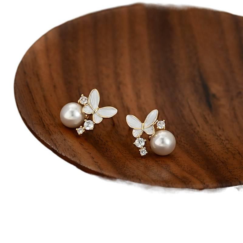 Metal Geometric Pearl Stud Earrings with 925 Sterling Silver Detail Gold - Image 4