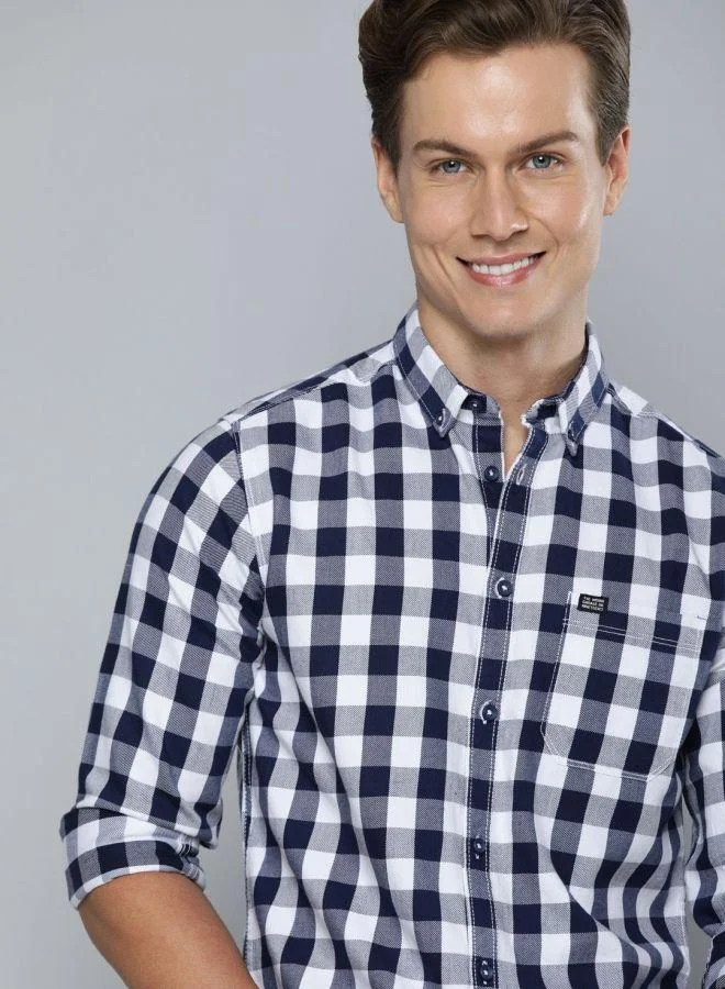 The Indian Garage Co Men Slim Fit Checkered Full Sleeves Cutaway Collar Casual Shirt