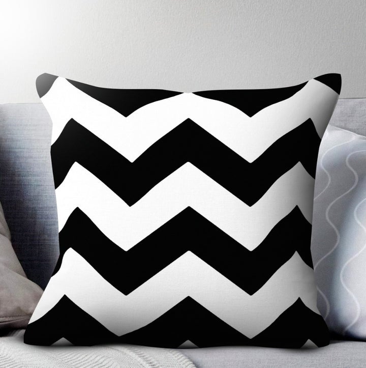 Printed Decorative Cushions – Elegant Design, High Quality Fabric, Modern Touch for Living Room & Bedroom 45x45 cm