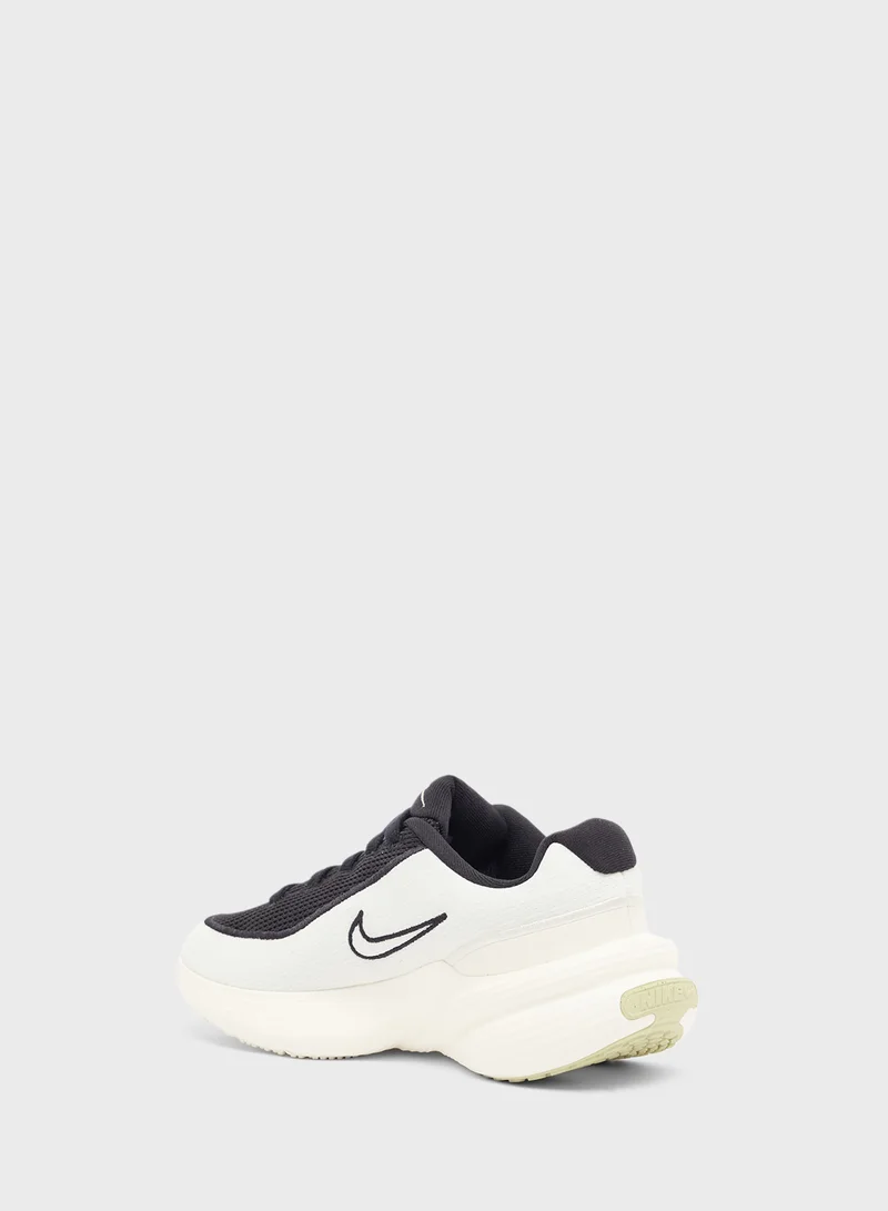نايكي Nike Uplift SC
