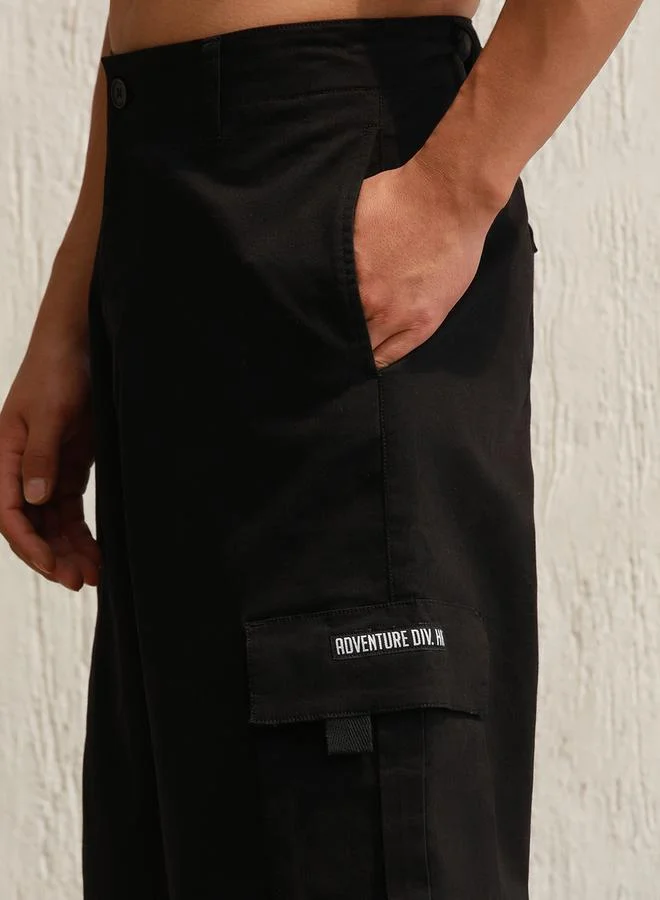 Hubberholme Relaxed Fit Cargo Shorts with Pockets by Styli