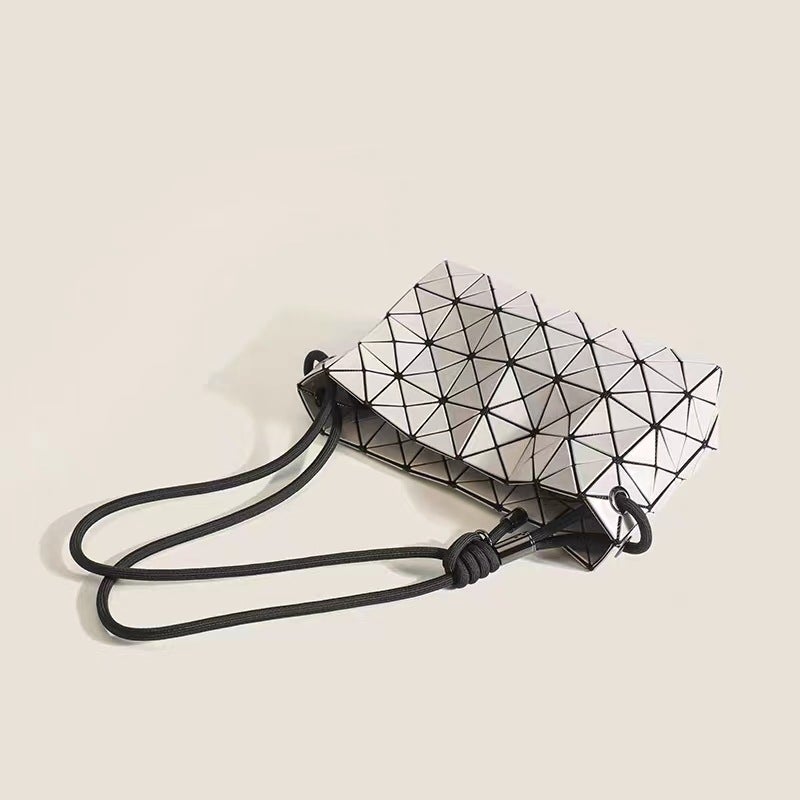 2025 Fashion Simple Single-Shoulder Women'S Bag Trendy Quilted Tofu Geometric Folding Crossbody Underarm Bag - Image 4